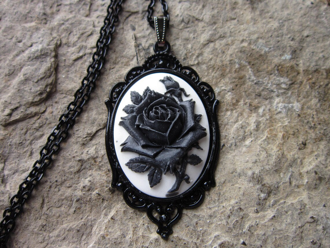 Victoria Schwarze Rose mit weißer oder weißer Rose mit schwarzer Halskette